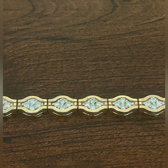 14kt yellow gold diamond wave tennis bracelet - Picture 3 of 7